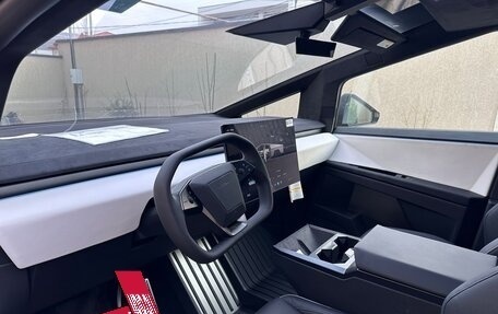 Tesla Cybertruck, 2024 год, 23 620 000 рублей, 8 фотография