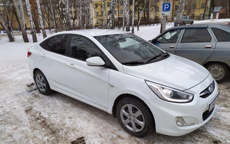 Hyundai Solaris II рестайлинг, 2014 год, 1 000 000 рублей, 4 фотография