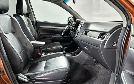 Mitsubishi Outlander III рестайлинг 3, 2012 год, 1 394 000 рублей, 13 фотография