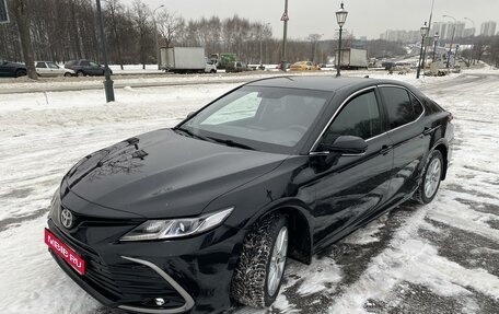 Toyota Camry, 2021 год, 2 400 000 рублей, 1 фотография