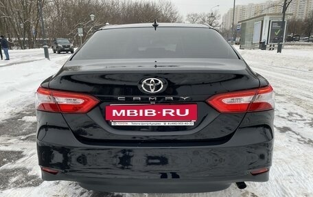 Toyota Camry, 2021 год, 2 400 000 рублей, 6 фотография