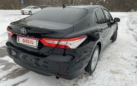 Toyota Camry, 2021 год, 2 400 000 рублей, 4 фотография