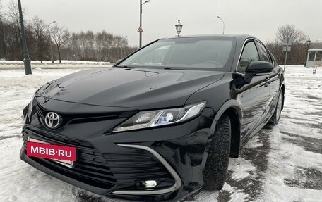 Toyota Camry, 2021 год, 2 400 000 рублей, 10 фотография