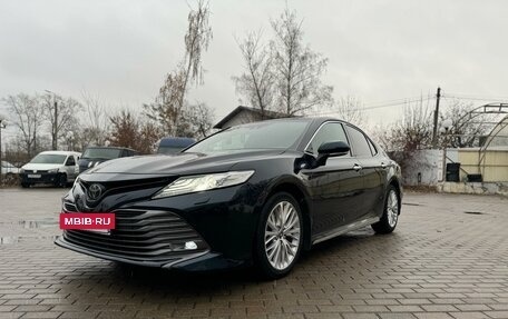 Toyota Camry, 2018 год, 2 770 000 рублей, 2 фотография