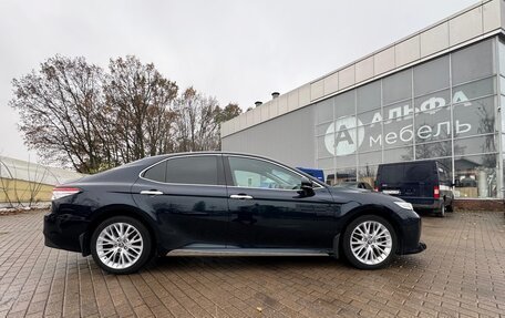 Toyota Camry, 2018 год, 2 770 000 рублей, 5 фотография