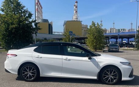 Toyota Camry, 2021 год, 3 900 000 рублей, 1 фотография