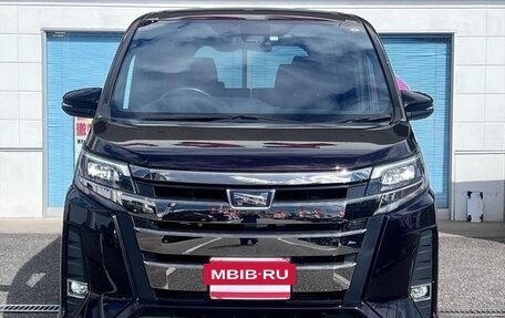 Toyota Noah III, 2021 год, 2 631 000 рублей, 2 фотография