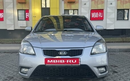 KIA Rio II, 2011 год, 815 000 рублей, 1 фотография