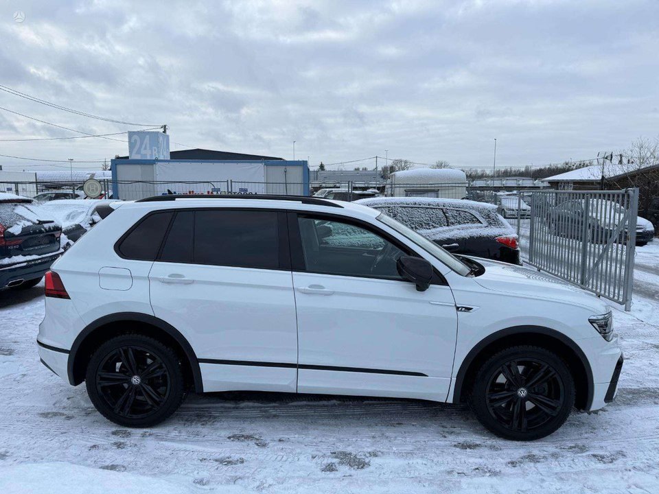 Volkswagen Tiguan II, 2020 год, 2 330 000 рублей, 3 фотография