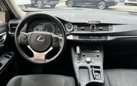 Lexus CT I рестайлинг, 2021 год, 2 300 000 рублей, 12 фотография