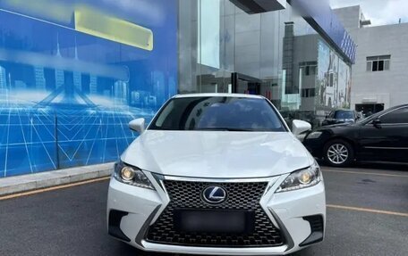 Lexus CT I рестайлинг, 2021 год, 2 300 000 рублей, 2 фотография