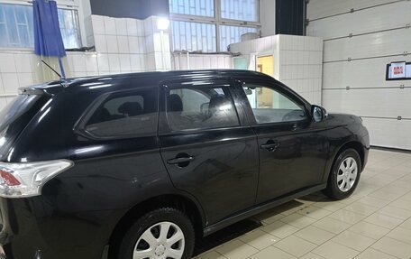 Mitsubishi Outlander III рестайлинг 3, 2012 год, 1 970 000 рублей, 6 фотография