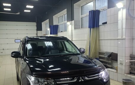 Mitsubishi Outlander III рестайлинг 3, 2012 год, 1 970 000 рублей, 8 фотография