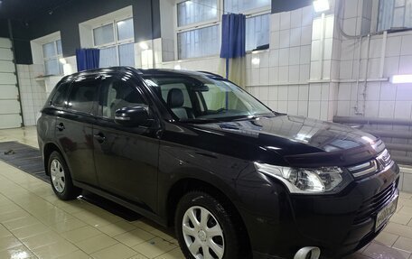 Mitsubishi Outlander III рестайлинг 3, 2012 год, 1 970 000 рублей, 7 фотография