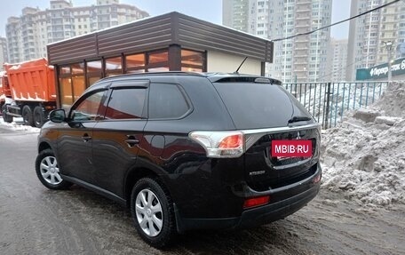 Mitsubishi Outlander III рестайлинг 3, 2012 год, 1 970 000 рублей, 2 фотография