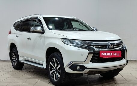 Mitsubishi Pajero Sport III рестайлинг, 2016 год, 2 850 000 рублей, 3 фотография