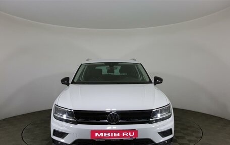 Volkswagen Tiguan II, 2019 год, 2 317 000 рублей, 2 фотография