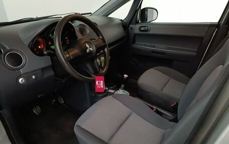 Mitsubishi Colt VI рестайлинг, 2005 год, 395 000 рублей, 13 фотография