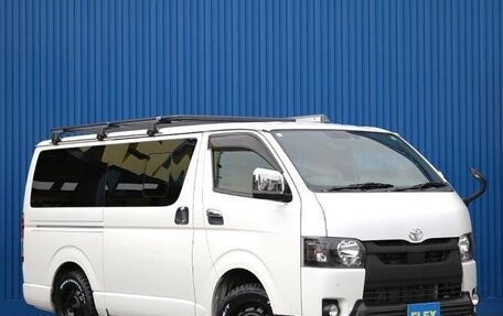 Toyota HiAce H200, 2021 год, 4 990 000 рублей, 2 фотография