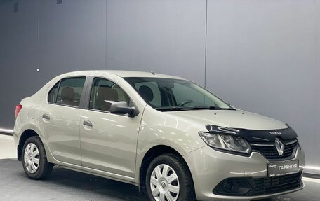 Renault Logan II, 2018 год, 939 000 рублей, 3 фотография