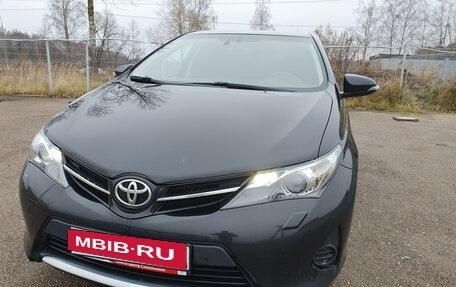 Toyota Auris II, 2013 год, 1 249 000 рублей, 1 фотография