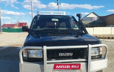 Isuzu Bighorn II, 1988 год, 1 100 000 рублей, 1 фотография