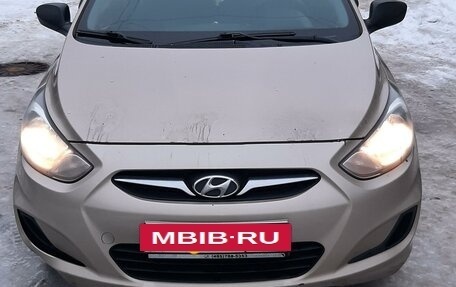 Hyundai Solaris II рестайлинг, 2011 год, 530 000 рублей, 11 фотография