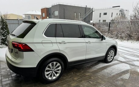 Volkswagen Tiguan II, 2017 год, 2 690 000 рублей, 3 фотография