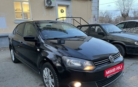 Volkswagen Polo VI (EU Market), 2014 год, 800 000 рублей, 2 фотография