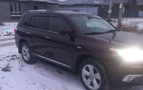 Toyota Highlander III, 2011 год, 1 950 000 рублей, 6 фотография