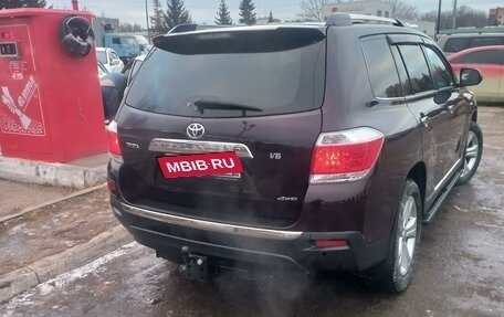 Toyota Highlander III, 2011 год, 1 950 000 рублей, 4 фотография