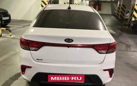 KIA Rio IV, 2018 год, 1 400 000 рублей, 8 фотография