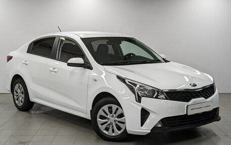 KIA Rio IV, 2020 год, 1 590 000 рублей, 3 фотография