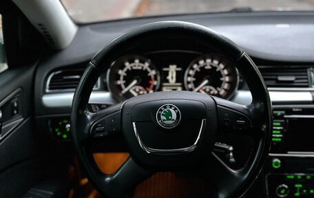 Skoda Superb III рестайлинг, 2011 год, 1 100 000 рублей, 26 фотография