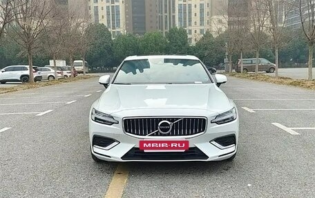 Volvo S60 III, 2021 год, 3 080 000 рублей, 2 фотография