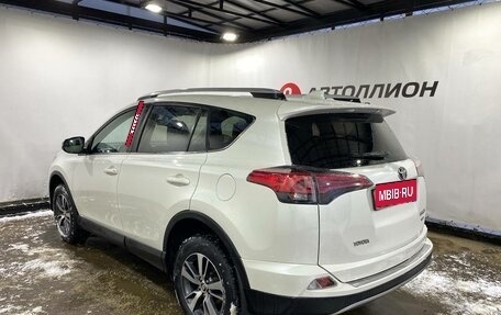 Toyota RAV4, 2017 год, 2 590 000 рублей, 5 фотография