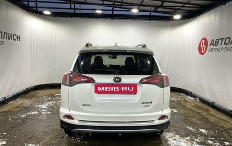 Toyota RAV4, 2017 год, 2 590 000 рублей, 6 фотография