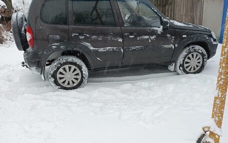 Chevrolet Niva I рестайлинг, 2012 год, 570 000 рублей, 4 фотография