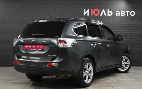 Mitsubishi Outlander III рестайлинг 3, 2013 год, 1 650 000 рублей, 7 фотография