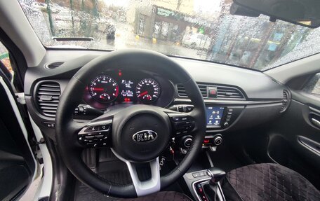 KIA Rio IV, 2018 год, 1 670 000 рублей, 10 фотография