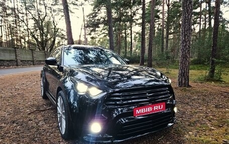 Infiniti QX70, 2015 год, 2 760 000 рублей, 2 фотография