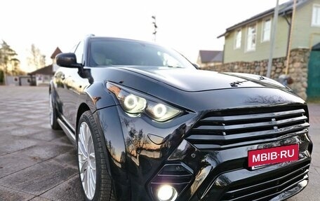 Infiniti QX70, 2015 год, 2 760 000 рублей, 19 фотография