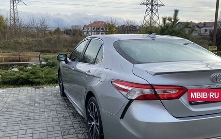 Toyota Camry, 2019 год, 3 150 000 рублей, 4 фотография