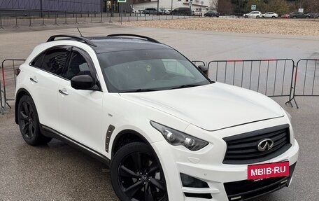 Infiniti QX70, 2014 год, 2 647 000 рублей, 3 фотография