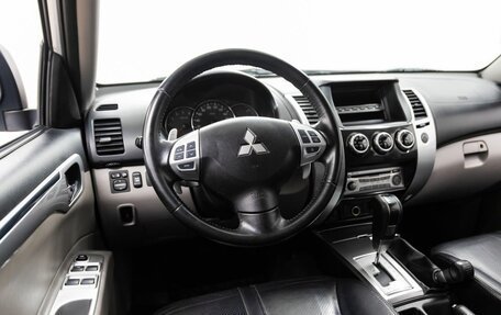 Mitsubishi Pajero Sport II рестайлинг, 2012 год, 2 300 000 рублей, 14 фотография