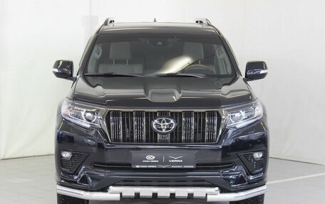 Toyota Land Cruiser Prado 150 рестайлинг 2, 2021 год, 7 990 000 рублей, 2 фотография