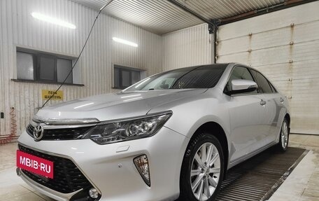 Toyota Camry, 2017 год, 2 750 000 рублей, 6 фотография