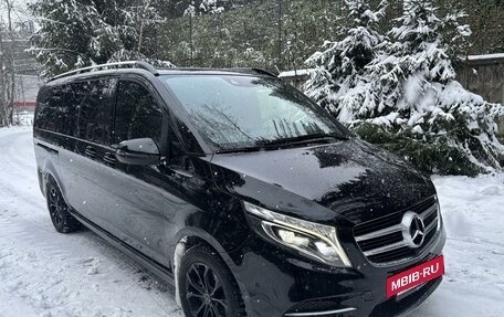 Mercedes-Benz V-Класс, 2018 год, 4 100 000 рублей, 2 фотография