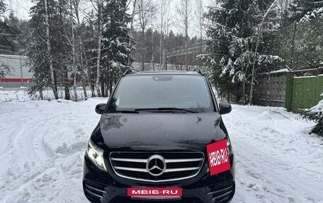 Mercedes-Benz V-Класс, 2018 год, 4 100 000 рублей, 3 фотография