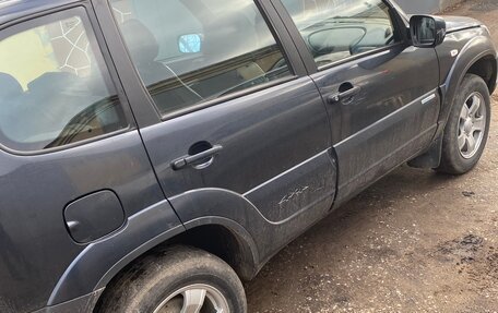 Chevrolet Niva I рестайлинг, 2011 год, 560 000 рублей, 2 фотография